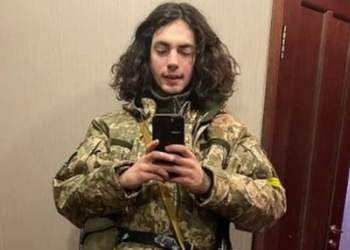 21-річний манекенник, який брав участь у показах Prada, став медиком на передовій