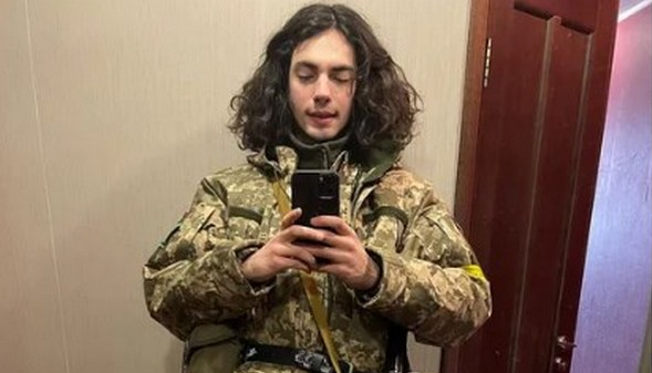 21-річний манекенник, який брав участь у показах Prada, став медиком на передовій