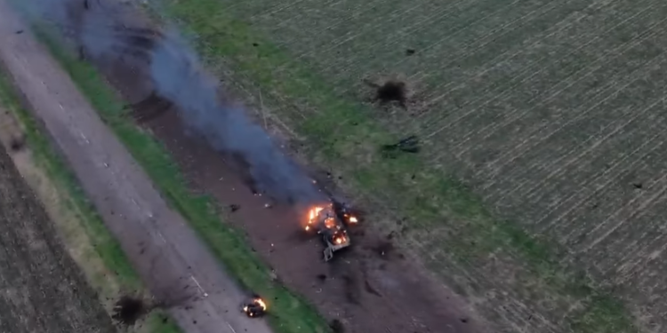 Бійці 128-ї бригади знищили російську БМП, бо поїхала по засіяному (відео)