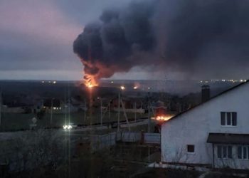 Під російським Бєлгородом горить склад боєприпасів. У Воронежі та Курську прокинулися від вибухів (фото, відео)
