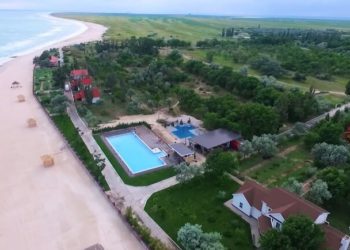 Росіяни обікрали резиденцію Зеленського на острові Бірючий, – ЗМІ