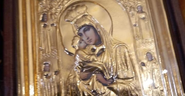 У сільському храмі на Волині замироточили ікони (фото)