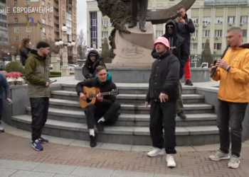 Kalush Orchestra дали концерт просто неба у звільненому Ірпені (відео)