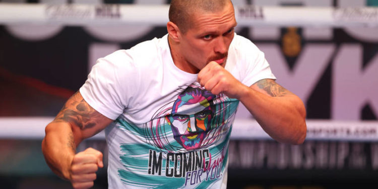 Усик хоче зібрати для України 1 млн доларів