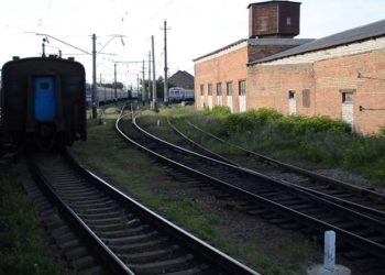 Російські війська за годину обстріляли 5 залізничних станцій на Заході та в Центрі України, є постраждалі