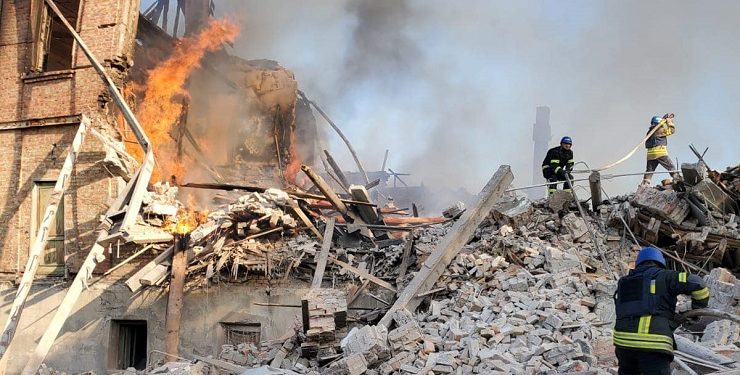 Від авіаудару російських окупантів по школі на Луганщині загинули 60 осіб (фото, відео)