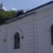 На Донеччині росіяни обстріляли Святогірську лавру, де живуть біженці, поранено сімох людей