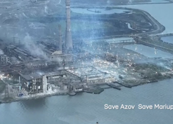 На Азовсталь скинули заборонені фосфорні бомби