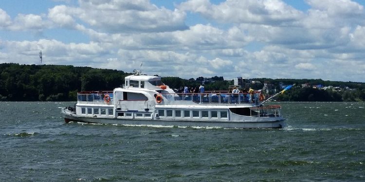 У Тернополі перейменують теплохід, який понад 30 років ходить місцевим ставом