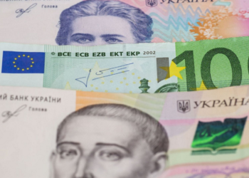 Євро дорожчатиме швидше за долар