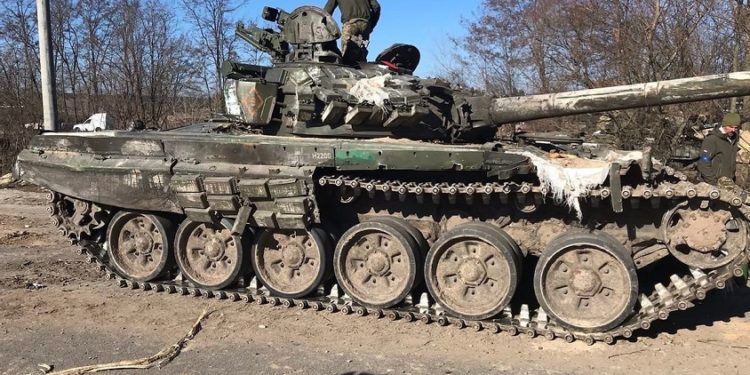 Близько 100 російських танкістів здалися в полон до середини березня – розвідка