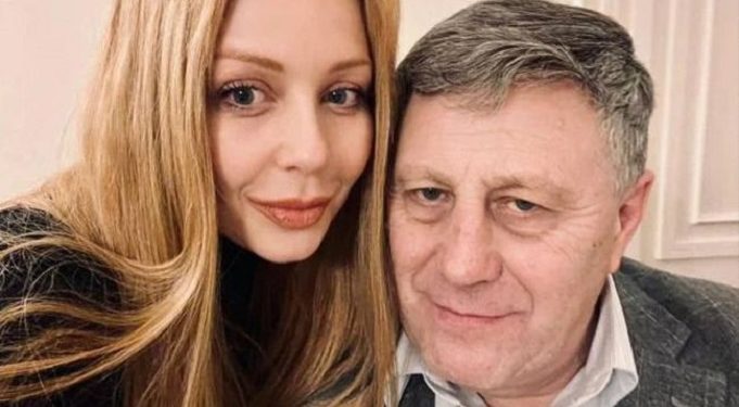 67-річний батько Тіни Кароль зі зброєю в руках пішов захищати Україну