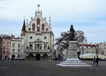 Зеленський присвоїв польському Жешуву звання “Місто-рятівник”