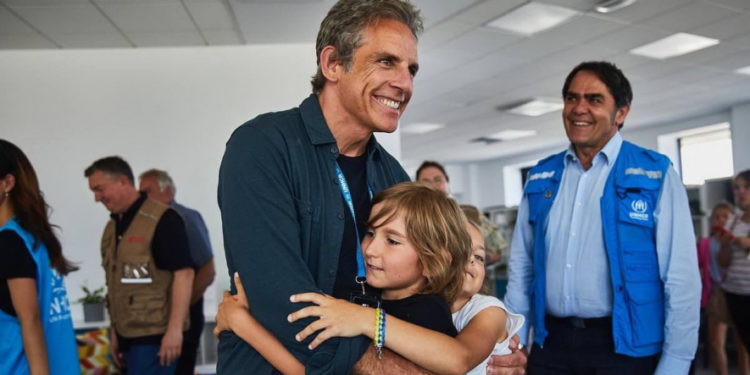 Голлівудський комік Бен Стіллер пройшовся руїнами Ірпеня і Макарова (фото, відео)