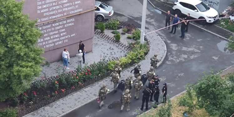 У Дніпрі неадекват з вікна кинув гранату у двір, де гралися діти (фото, відео)