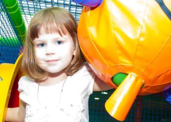 У Києві заборонили роботу дитячих майданчиків та розважальних зон ТРЦ