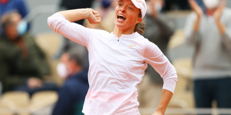 Найкраща тенісистка світу з Польщі підтримала Україну (відео)