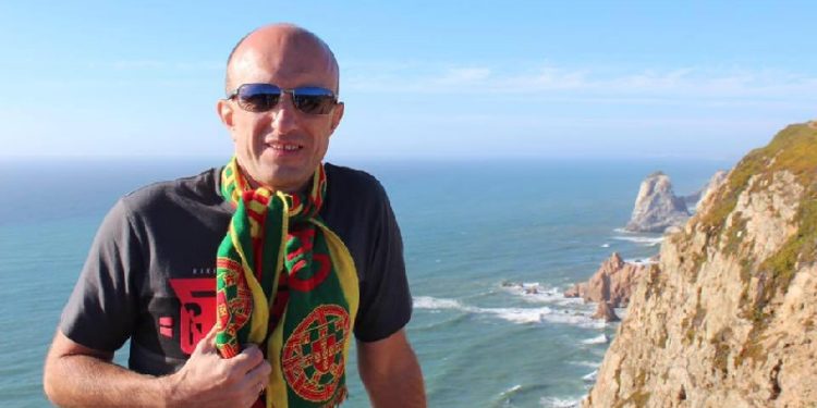 Заради ЗСУ: екстернополянин, котрий мешкає у США, купив на аукціоні футболку з автографом Роналду