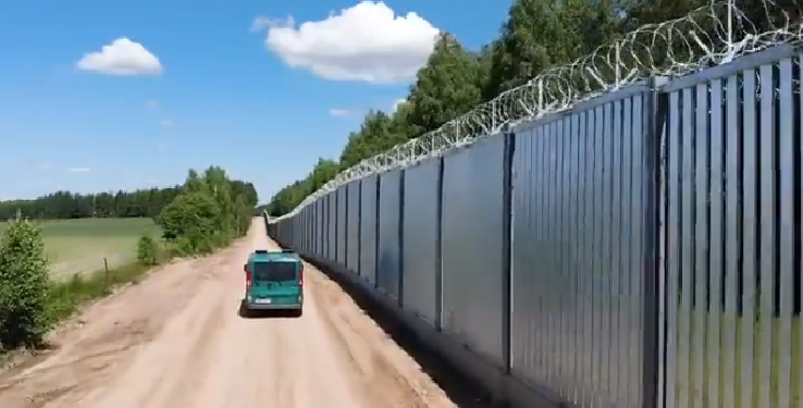 Польща завершила спорудження стіни на кордоні з Білоруссю