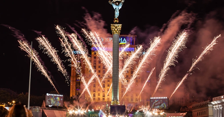 У Києві заборонили феєрверки і авто без глушників