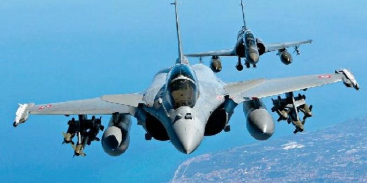 НАТО у відповідь на дії РФ повинно “закрити небо” над заходом України, – польський генерал