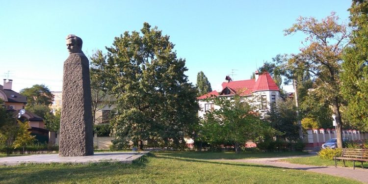 Мінкульт оприлюднив перелік пам’ятників, які можуть демонтувати в Києві