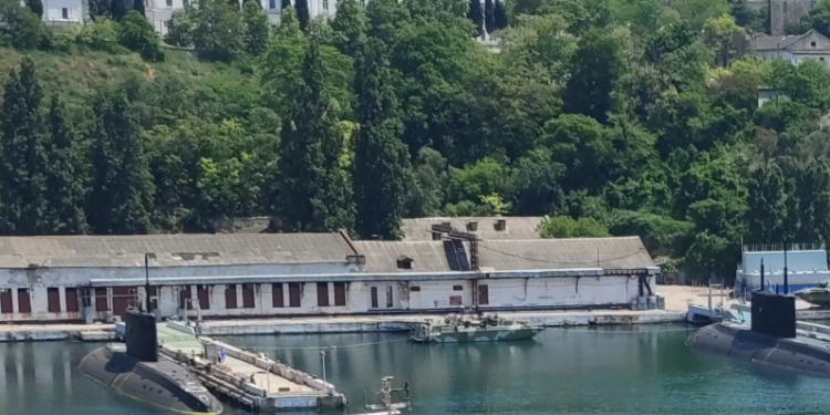 Росія вивела в Чорне море дві третини своїх підводних човнів