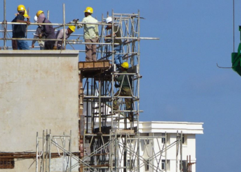 У Польщі легально працевлаштувалися понад 200 тис. біженців з України