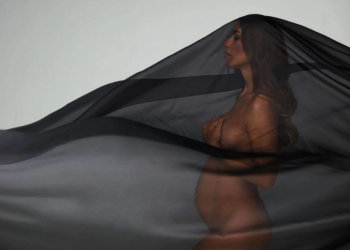 Переможниця першого сезону шоу “Холостяк” уперше стала мамою (фото)