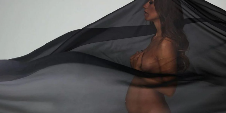 Переможниця першого сезону шоу “Холостяк” уперше стала мамою (фото)