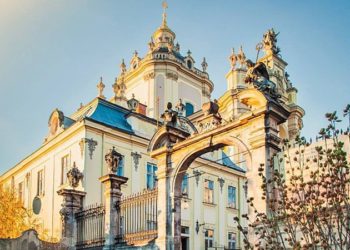 На реконструкції собору святого Юра у Львові під час війни підрядники нажилися на понад 2 млн грн