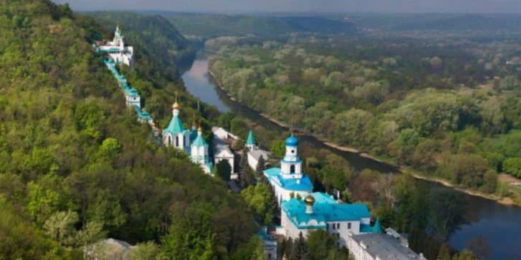 Унаслідок обстрілу рашистами Святогірської лаври загинули троє ченців