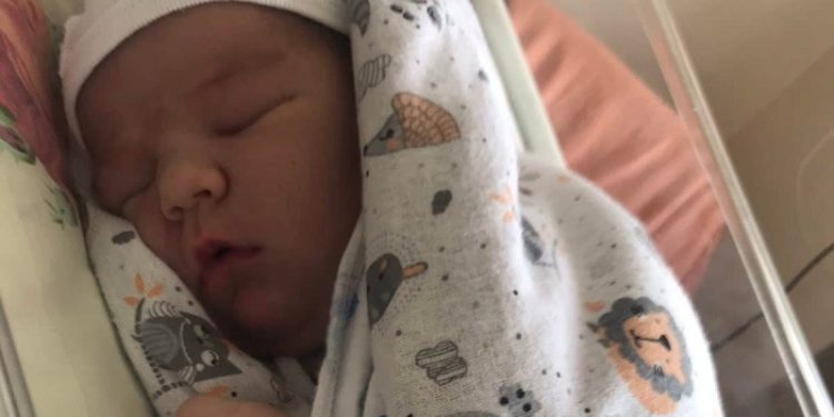 У Чортківському районі на Тернопільщині вперше народився малюк вагою майже 6 кг (фото)