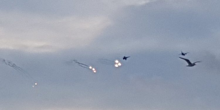 У Литві в небі поблизу курортної Паланги два винищувачі перехопили літак