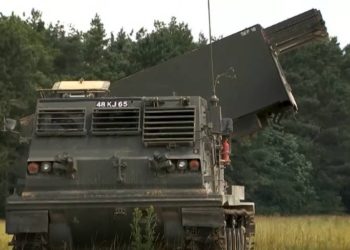 В Україну прибули перші реактивні системи залпового вогню M270