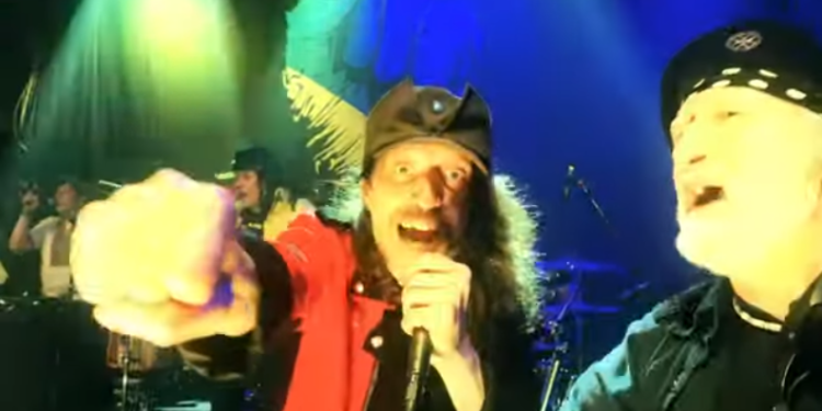 Американський панк-гурт Gogol Bordello заспівав українською