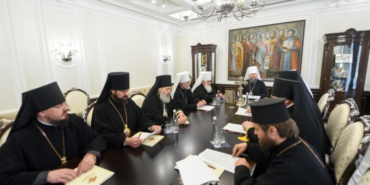 Синод ПЦУ підтримав звернення до Варфоломія щодо позбавлення Кирила патріаршого престолу