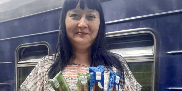 Укрзалізниця почала продавати морозиво у поїздах