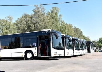 У Рівному показали автобуси, які з 1 вересня курсуватимуть замість маршруток (фото)