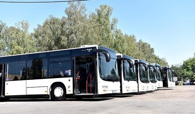 У Рівному показали автобуси, які з 1 вересня курсуватимуть замість маршруток (фото)