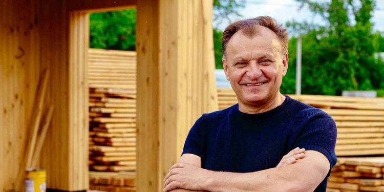 Тернопільський підприємець Тарас Демкура вирішив подарувати модульний будиночок родині з Ірпеня