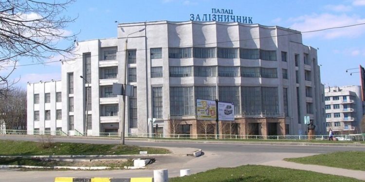 У Харкові окупанти зруйнували ПК “Залізничник” – один з найкращих зразків конструктивізму в Україні