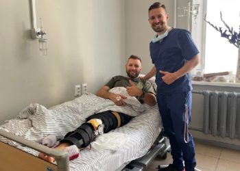 Екснардеп Парасюк отримав бойову травму, його прооперували у Львові (фото)