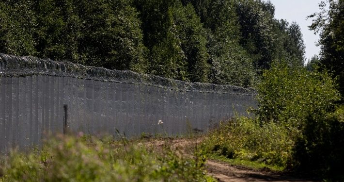 Литва добудувала паркан на кордоні із Білоруссю