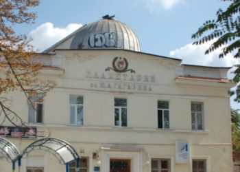 У Херсоні окупанти пограбували планетарій і захопили приміщення станції телекомпанії “Норма-4”