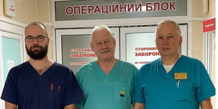 У Рівному хірурги витягнули кулю із серця 15-річного юнака