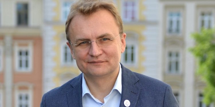 Садовий назвав головну причину захмарних цін на оренду житла у Львові