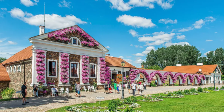 Один із найпопулярніших туристичних об’єктів у Литві запровадив заборону на вхід росіянам