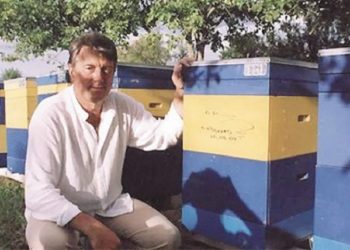 Ющенко передасть на передову мед, збіраний на батьківщині Шевченка й Бандери