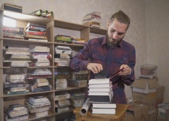 Двоє мешканців Вінниці на книжкових аукціонах зібрали понад мільйон гривень для ЗСУ (фото, відео)